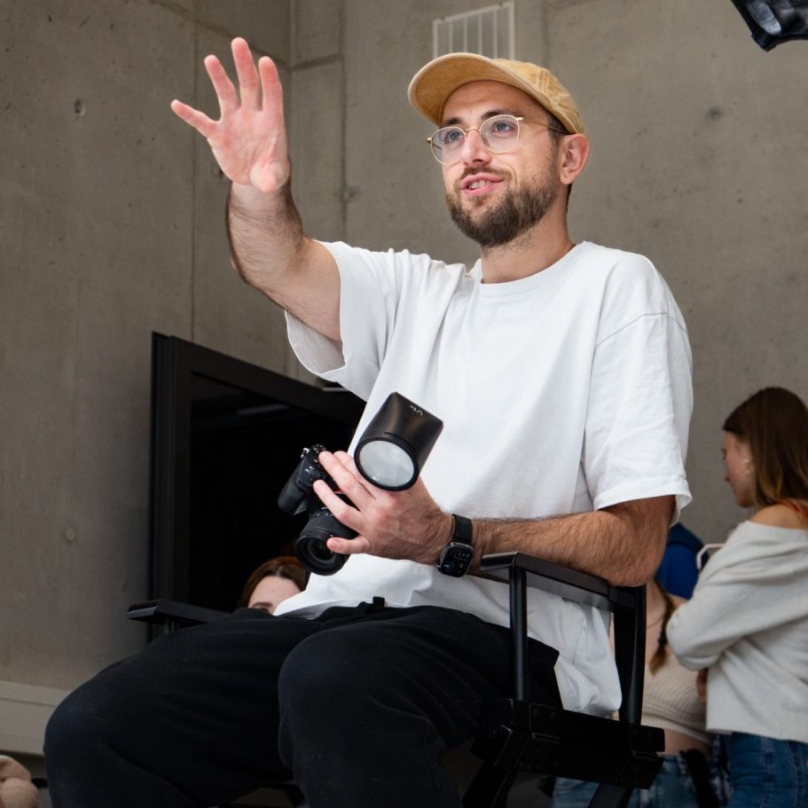 BTS FOR FLO Behind The Scenes für Flo